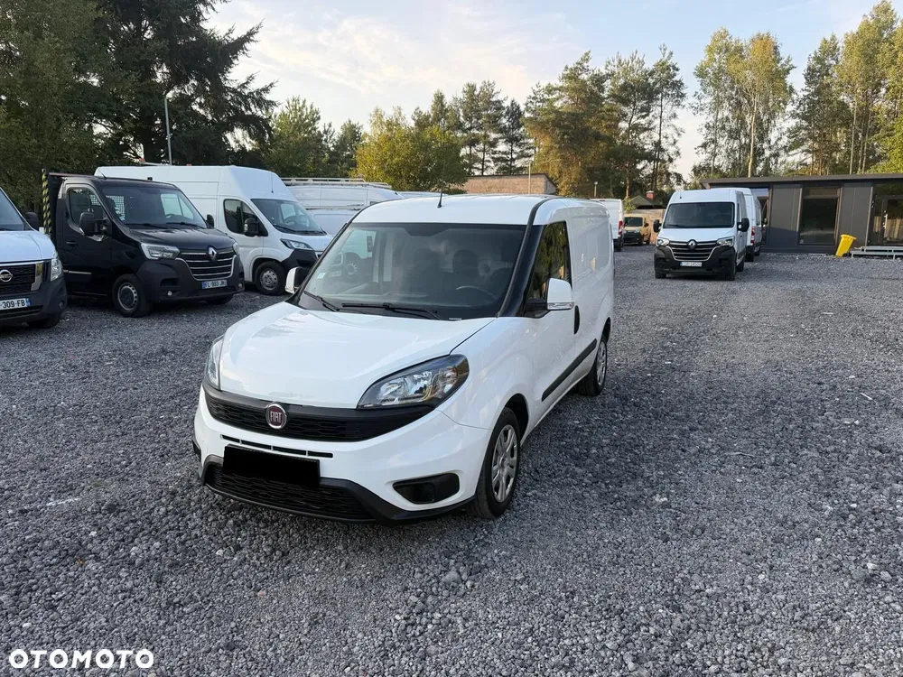 Fiat DOBLO / 1.6D / FV23% / NAJBOGATSZA WERSJA / 3 OSOBOWY / NAVI / CARPLAY - miniatura 2