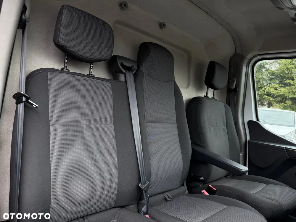 Renault Master - miniatura 13