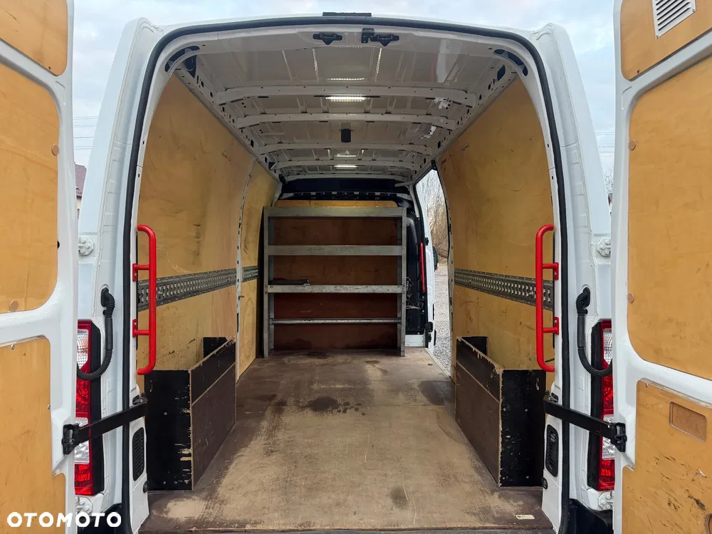Renault Master - miniatura 11