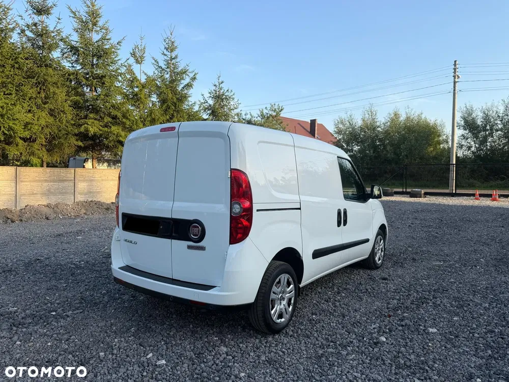 Fiat DOBLO / 1.6D / FV23% / NAJBOGATSZA WERSJA / 3 OSOBOWY / NAVI / CARPLAY - miniatura 7