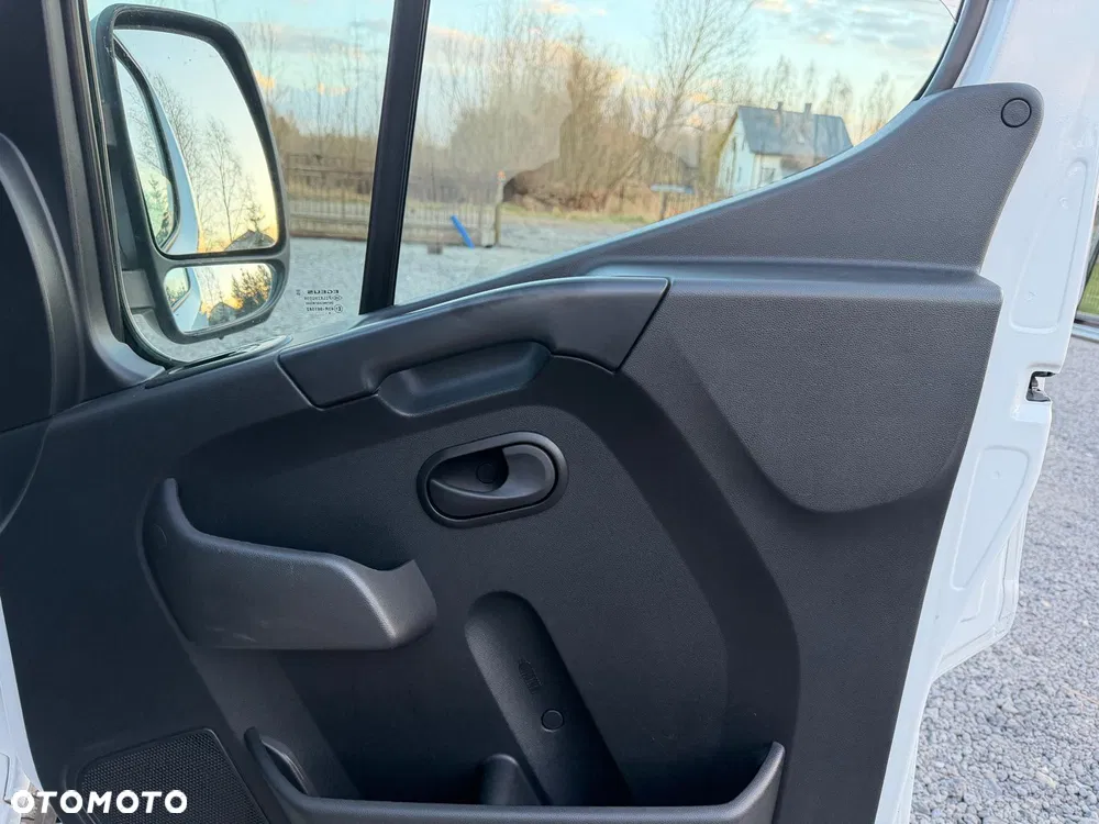Renault Master - miniatura 30