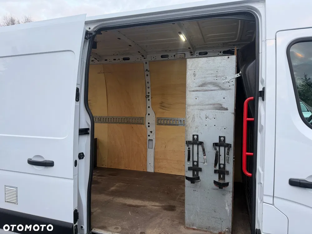 Renault Master - miniatura 14