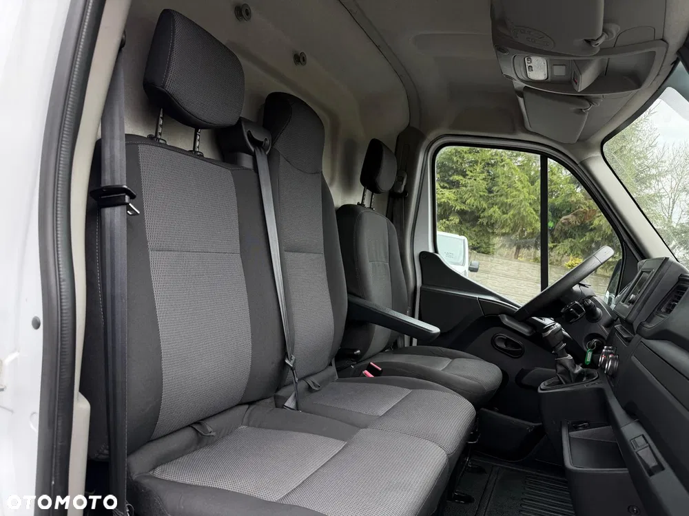Renault Master - miniatura 12