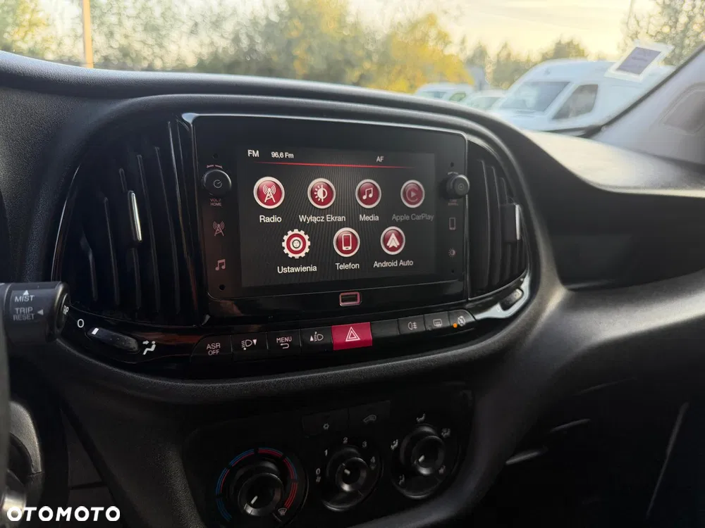Fiat DOBLO / 1.6D / FV23% / NAJBOGATSZA WERSJA / 3 OSOBOWY / NAVI / CARPLAY - miniatura 20