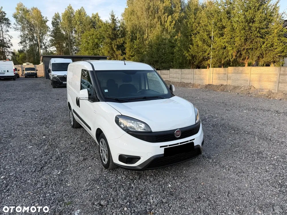 Fiat DOBLO / 1.6D / FV23% / NAJBOGATSZA WERSJA / 3 OSOBOWY / NAVI / CARPLAY - miniatura 5
