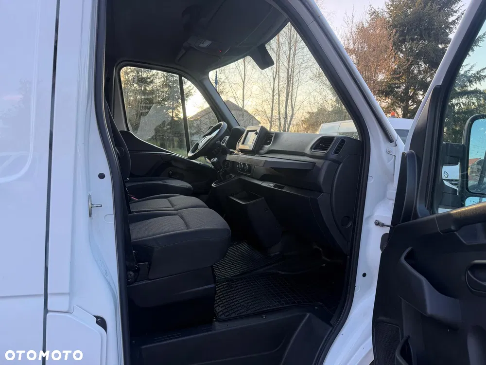 Renault Master - miniatura 17