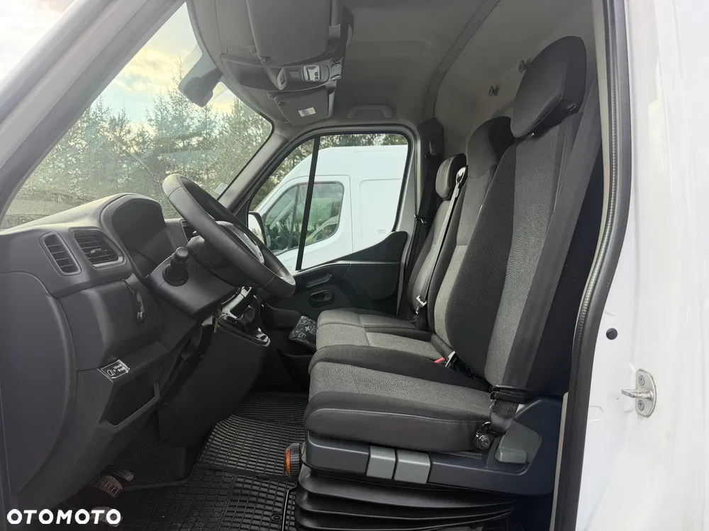 Renault Master - miniatura 17